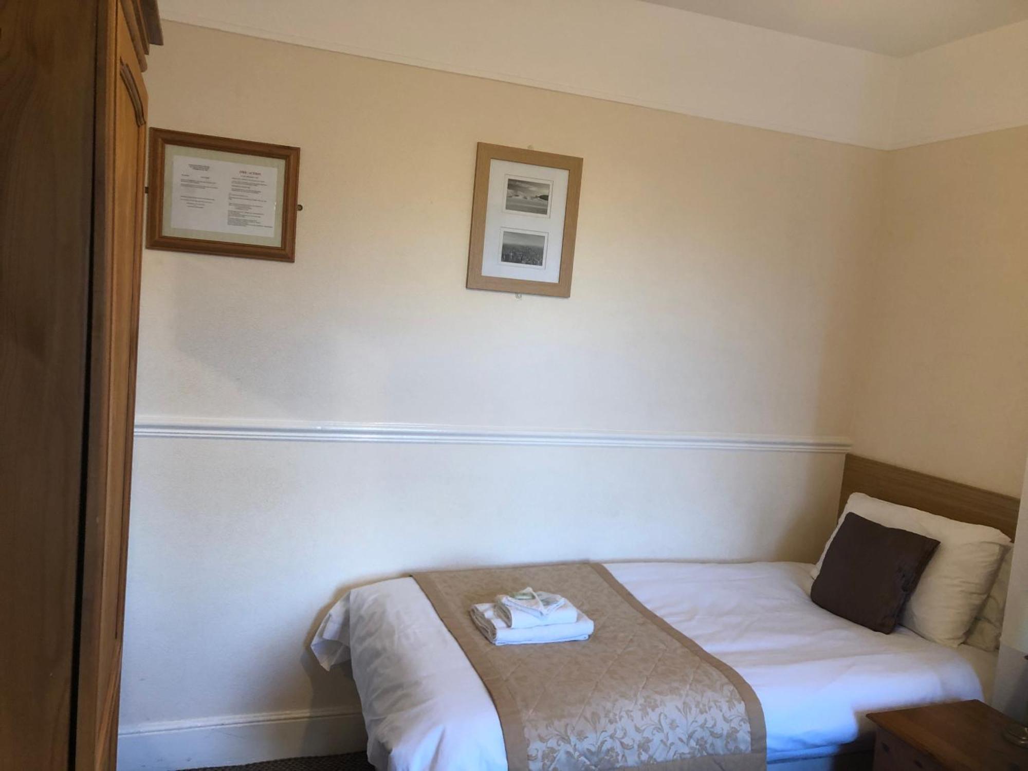 Fairways Guest House Кембридж Экстерьер фото