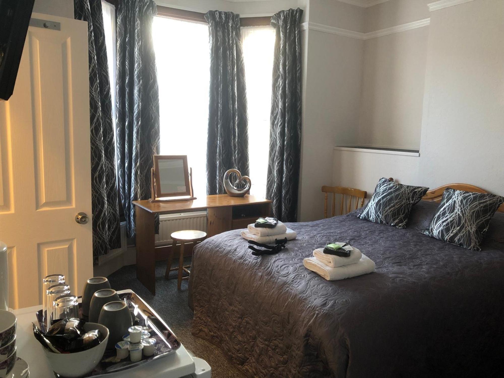 Fairways Guest House Кембридж Экстерьер фото