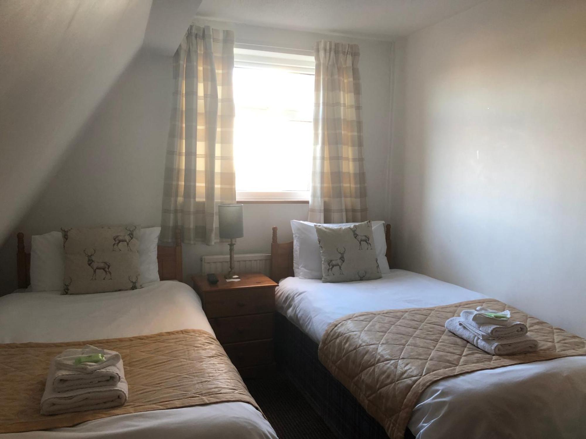 Fairways Guest House Кембридж Экстерьер фото