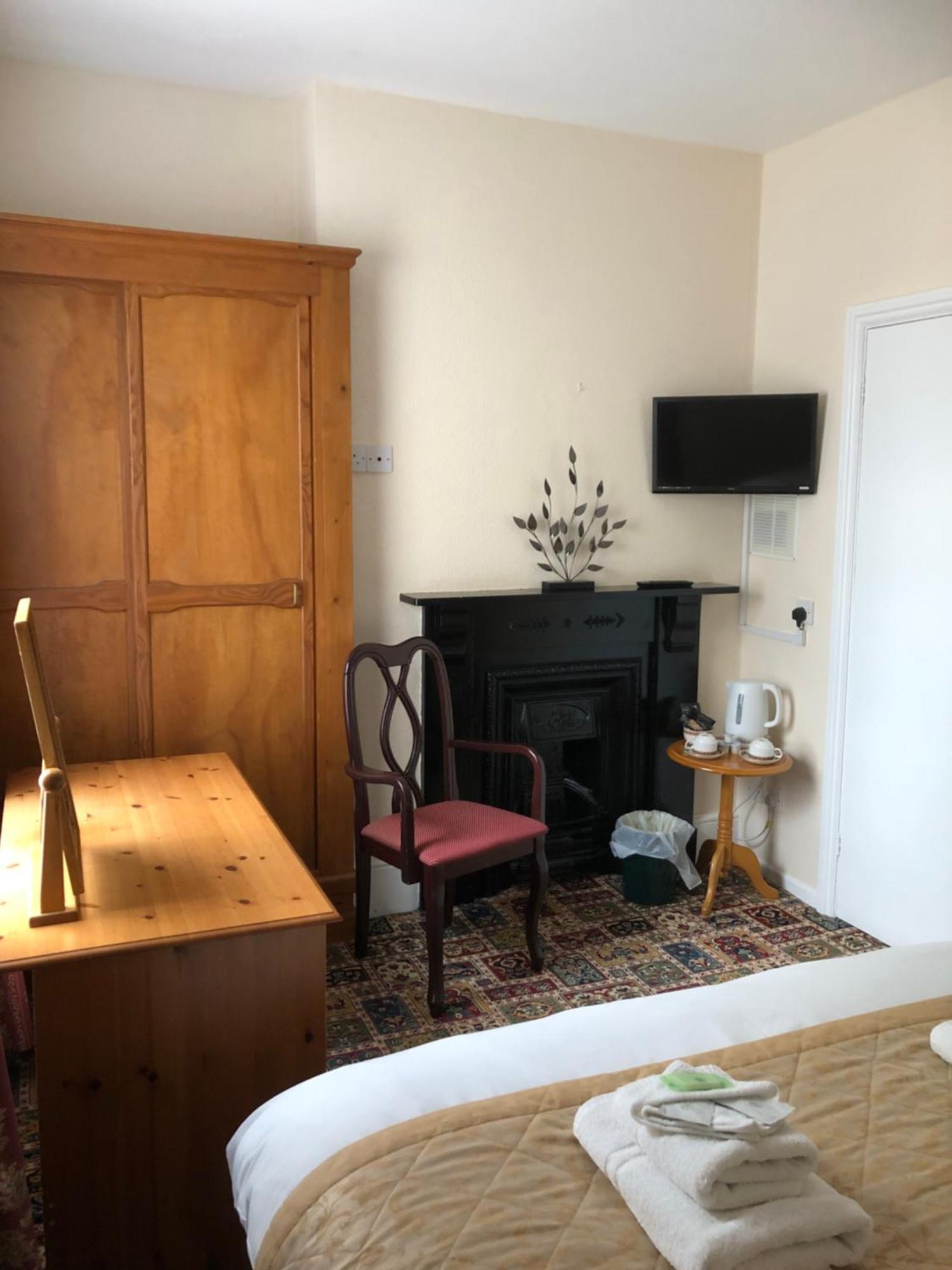Fairways Guest House Кембридж Экстерьер фото