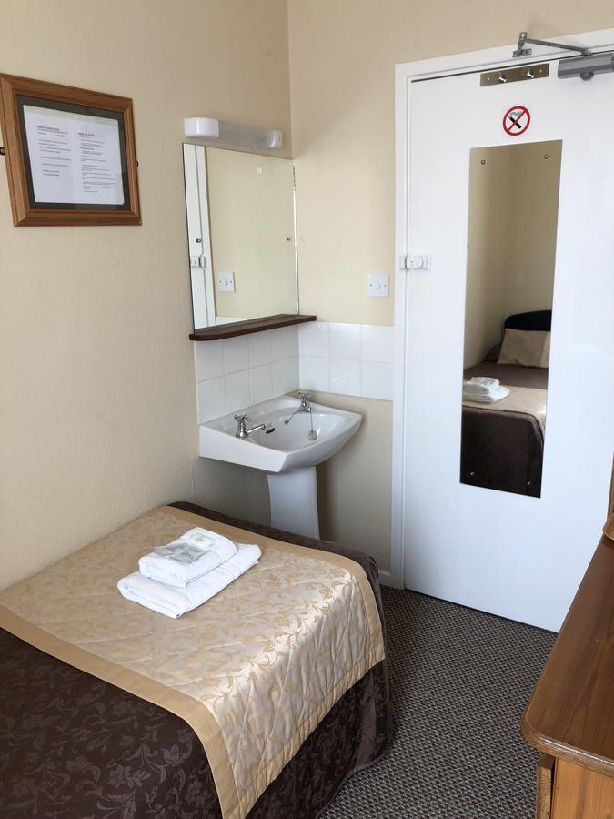 Fairways Guest House Кембридж Экстерьер фото